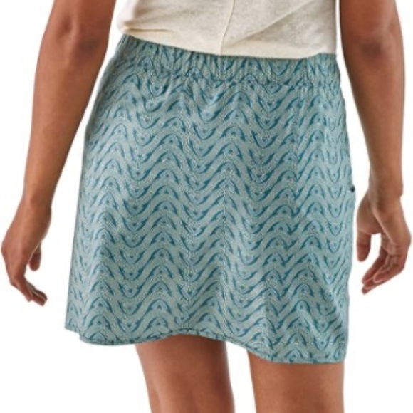 Patagonia Fleetwith Skort in Teal Print size XS - Picture 13 of 16